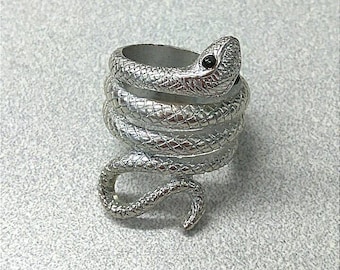 Silver Tone Snake Ring, Viper Serpent Ring, Accessories, Fashion Jewelry, Boutique. R013