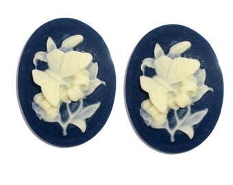 Set of 20 cabochons cameos in resin, oval, butterflies on flowers