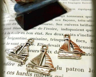 Antique silver sailing ship pendant 3
