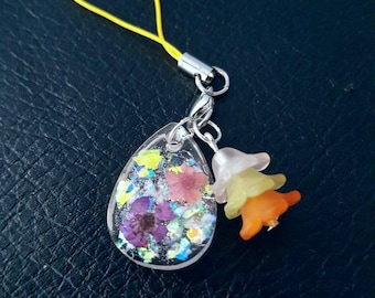 Cute Flower Teardrop Phone Charm with Real Flowers