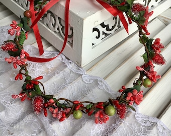 Dirndl hair wreath with berries, flower hair diadem handmade