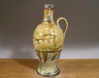 Handmade Beer Growler , Stoneware Pottery , Flip Top , 32 ounce Craft Beer Growler / Howler , Makes an excellent beer lovers gift !