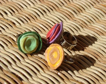 Handmade original ceramic rings in Spain, crafted in red, ochre and green tones