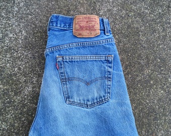 34x32 Levis 501s made in USA America American made 501 jeans Levis 34 32 medium blue distressed denim well worn thrashed 80s 1980s 90s 1990s
