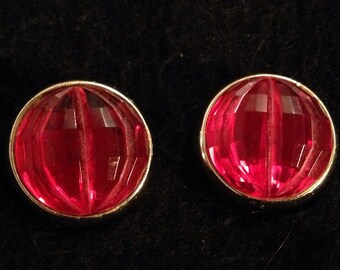 Pair of clip on earrings vintage pink plastic
