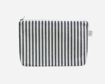 STRIPED POUCH / clutch bag, make-up bag, pencil case / cotton black and white / 6.5"x9" / gold zip / la petite boite / handmade in quebec