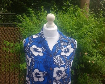 PRICE REDUCED.Retro sleeveless floral shirt.