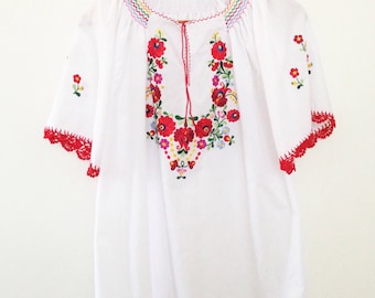 Vintage cotton hungarian kalocsa embroidered folk blouse