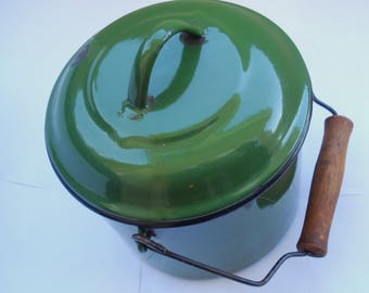 Vintage 1,5 Liter Soviet enamel milk churn / jug / pail from 1980s