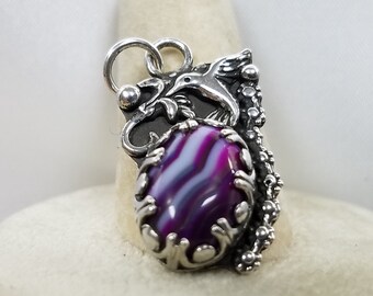Ladies Humming bird and flower Pendant with 10 x 14 mm Banded Agate.
