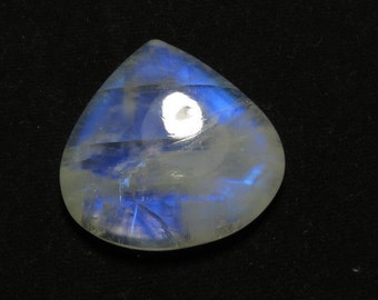Rainbow Moonstone - Heart Shape Cabochon size - 34x36 mm - weight - 81.10 crt