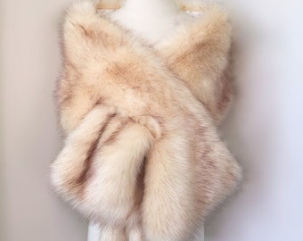 Champagne Faux Fur bridal Wrap, Light Brown Fur, Wedding Fur Shrug, Bridal Faux Fur Stole Fur Shawl Cape (Lilian Cha01)