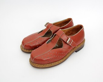 Vintage Shoes // Brown Leather Mary Janes // T-strap Cut Out Flats