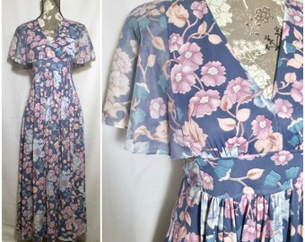 Vintage 1970s Floral Maxi Dress // S-M