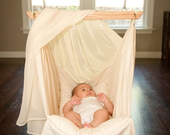 Organic Baby Hammock by Lunalay (0-8 months) hardware includes : (hammock screen not included)