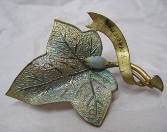 Leaf Green Gold Brooch Enamel Vintage Pin