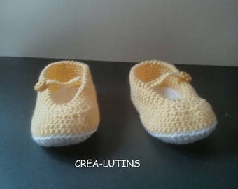 Cotton Baby Slippers Ballet flats size 0 to 3 months in yellow and white