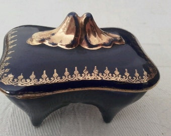 Vintage porcelain ornament storage 60/70
