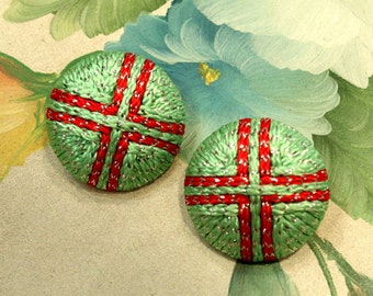 1 Pair - Red Cross in Green - Hand Embroidered Buttons - 33mm