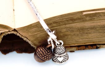 Peter Pan Kiss Bookmark with Acorn & Thimble Charms