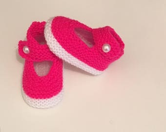 Slippers, knitted babies 0/3 months handmade fuschia pink