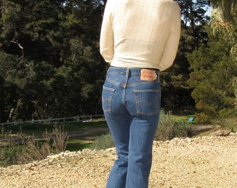 90s Levis 501 / 28 / 2-4/ Dark Wash /Butto n Fly, Short Straight Leg Jeans SMALL 28 x 29