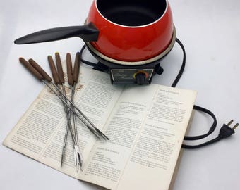 Fun Electric Fondue Pot with high and low setting, 6 wood-handled forks, and Instruction Booklet