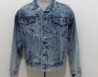 Vintage Levis Denim Trucker Jacket, Vintage acid wash denim jacket, Levis denim jacket Size Medium, Vintage Jacket, Vintage denim,