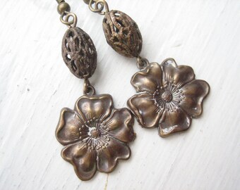 Antiqued brass earrings, Vintaj Brass earrings, bronze flower, filigree flowers, bronze filigree, Boho flower drops, Boho brass earrings