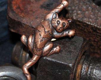 Vintage Copper Toned Climbing JJ Kitty Cat Brooch #BKB-VNTG34