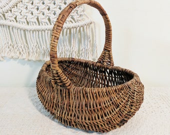 Vintage Flower Basket / Basket with Handle / Baking Basket / Large Flower Basket