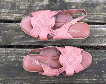 Size 10 W Light Brown Huaraches Leather Ankle Strap Angel Steps Womens Vintage Sandals Wide Width
