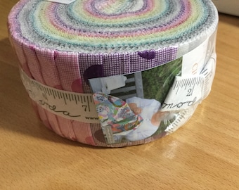 Circulus Jelly Roll by Jen Kingwell for Moda. 40 2-1/2 inch strips