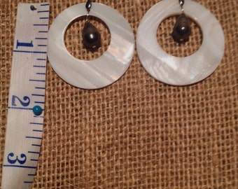 South Sea White Mother-Of-Pearl Donuts And Black Fresh Water Pearls