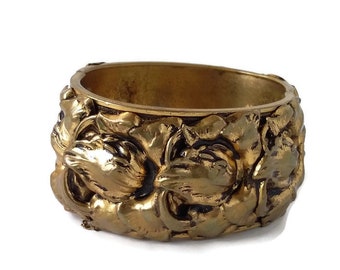 Repousse cuff bracelet Vintage statement wide cuff hinge bracelet Floral wide bracelet Unmarked