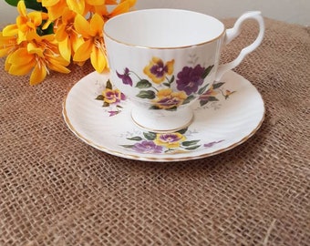 Vintage//Royal Arden//Teacup and saucer//gold edge//Fine Bone China England//brocant//English tea cup//teacup//Flowers