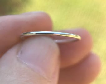 1mm Sterling Silver Band, Plain Band, Wedding Band, Simple Band, Midi Ring, Stacking Ring, Thumb Ring, Spacer Ring, 925