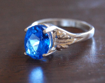 Kashmir blue Topaz oval gemstone Sterling Silver ring, solitaire gemstone ring, woman's ring size 8