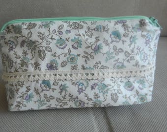 Romantic pouch with lace