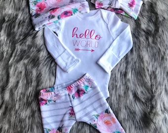 Hello world / hello world outfit / floral leggings / take home outfit / newborn pictures / baby girl outfit / hospital outfit / girl legging