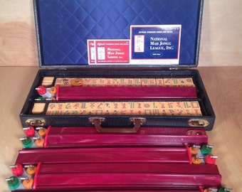 Vintage Mah Jongg Set 152 Butterscotch Bakelite Tiles Cherry Bakelite Racks