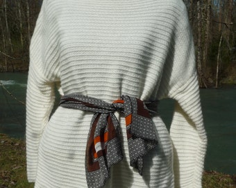 ANGORA SWEATER M ivory white medium loose knit wool angora blend sweater SPAIN Really Soft Sweaters of the World Member Hand Magnet Soft !