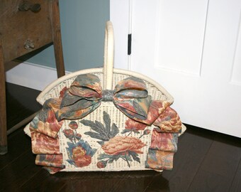 Large Ivory Wicker Magazine Rack//Shabby Chic Decor//Floral Motif//Viintage Magazine Rack