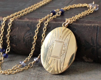 September Birthstone Locket, Large Gold Locket, Sapphire Locket, Gold Photo Locket, Antique Gold Locket, Push Present, Gold Oval Locket