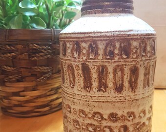 Studio pottery ceramic vase from 1979, studio pottery home decor, pottery flower vase, vintage pottery