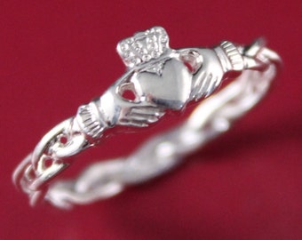 Claddagh ring, ladies claddagh ring. Sterling silver, 10K, 14K or Platinum claddagh ring.