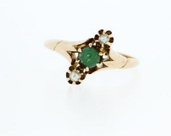 14K Gold Ring with Pearls and Green stone Center
