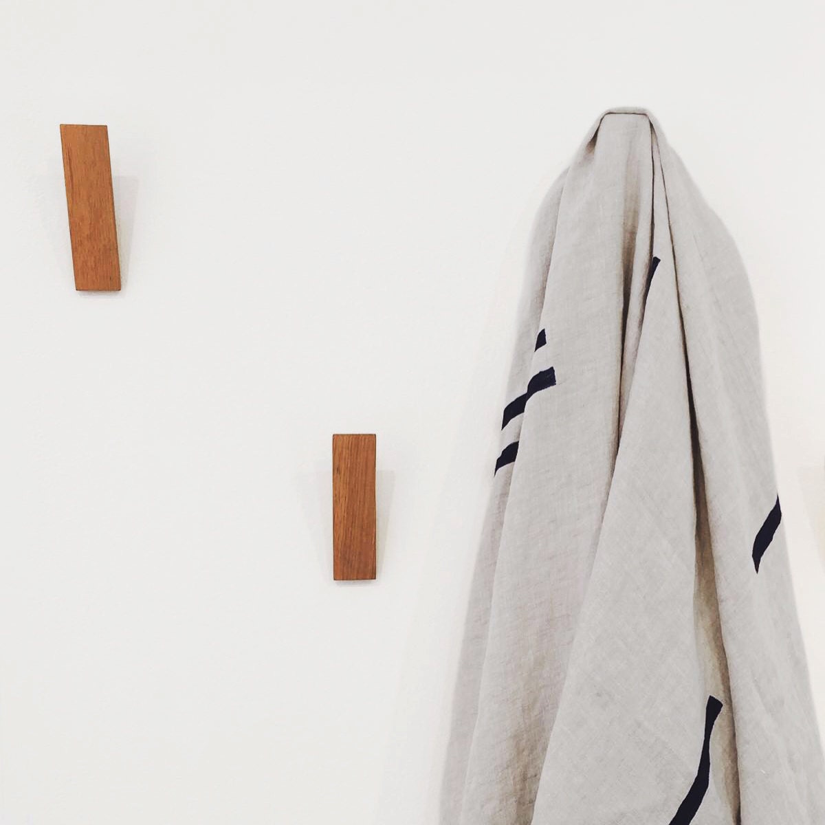 ðzoom. Oak Wood Wall Hook With Simple Minimal Design Beautiful ðzoom. oak wood wall hook with simple minimal design beautiful