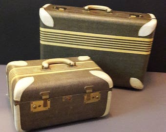 Paul Bunyan Art Deco Luggage Set In Excellent Condition