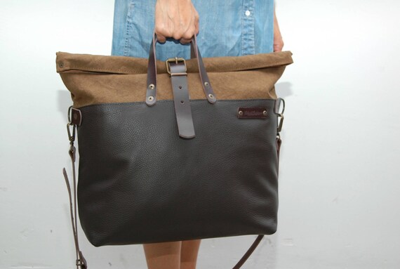 Weekend bag waxed canvas with leather handles and